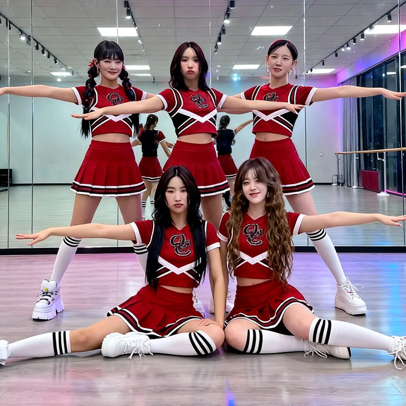 韩版女团风红色啦啦队演出服套装现代爵士舞打歌服健美操舞台装女