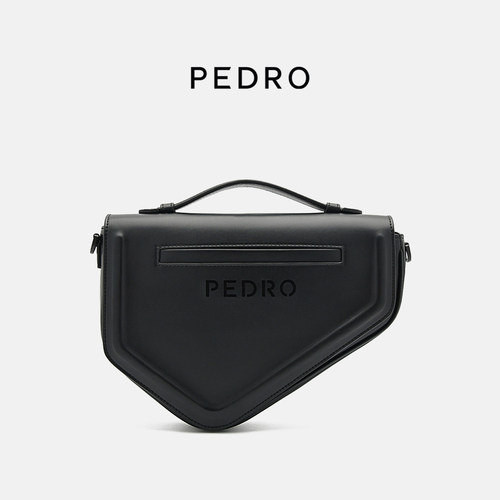 PEDRO男士不规则斜挎包23春新款