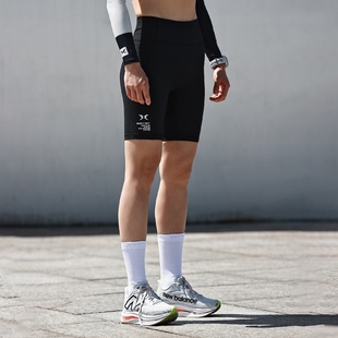 中度压缩跑步短裤 BODYWIT身体智慧疾塑女款 条纹紧身五分裤