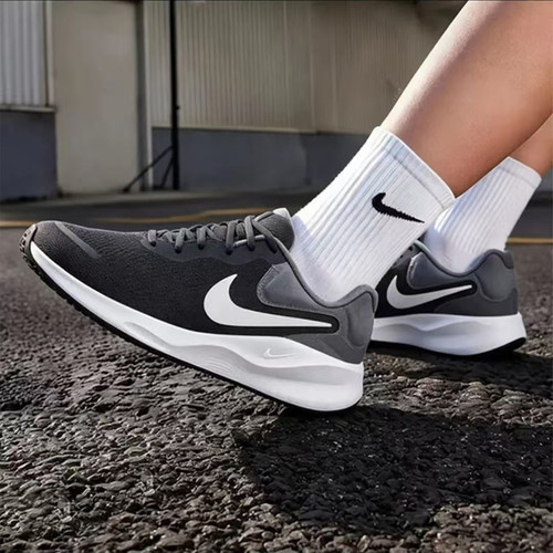 Nike耐克REVOLUTION7男低帮跑鞋