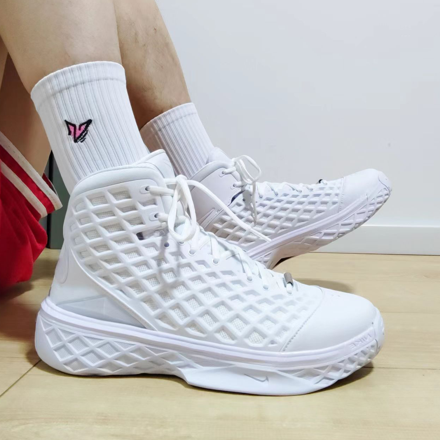 Nike/耐克Zoom Kobe 3男子低帮防滑耐磨实战运动篮球鞋HQ9153-100