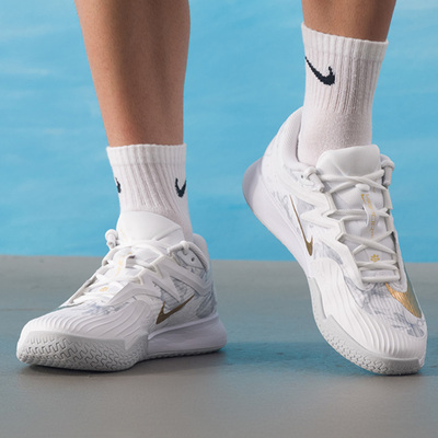 耐克男子低帮轻便运动鞋