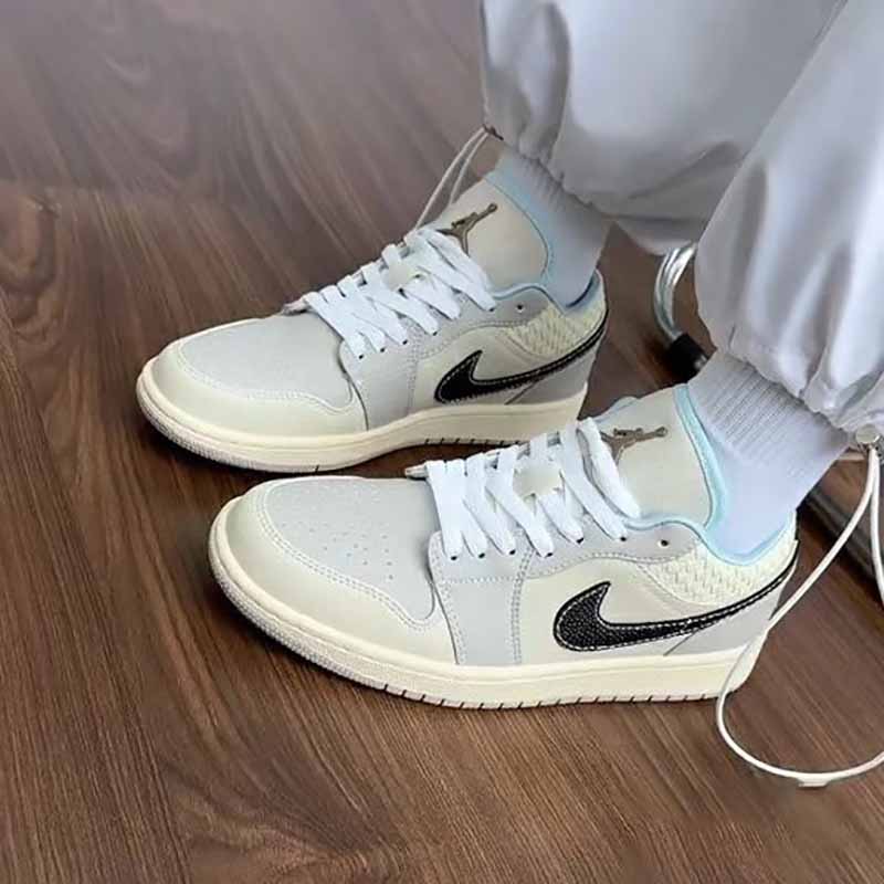 耐克女子舒适休闲运动板鞋