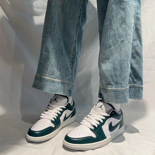 NIKE耐克低帮透气耐磨休闲鞋