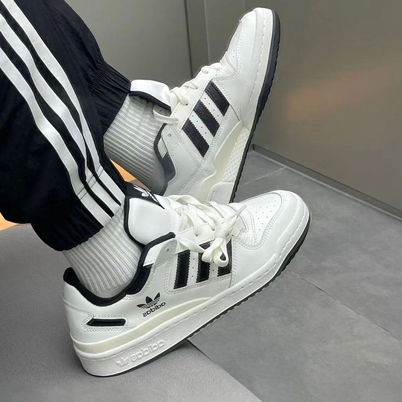 阿迪达斯男女休闲系带运动板鞋