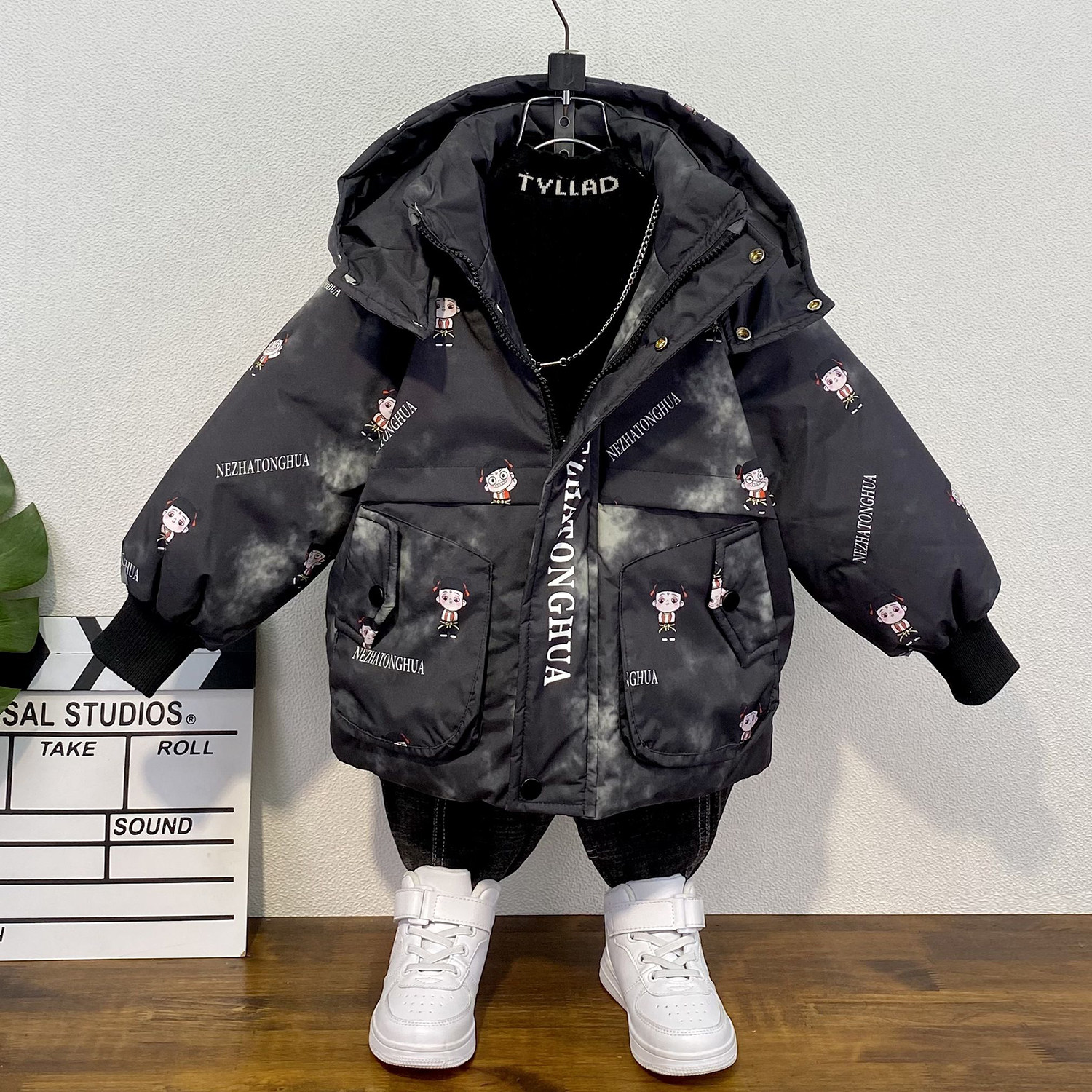 男童冬季羽绒服2026新款儿童90白鸭绒棉衣洋气宝宝加厚中长款棉服