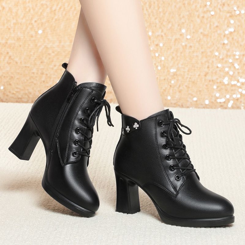 马丁靴女2025新款秋冬季鞋子女鞋配裙子的小短靴妈妈高跟靴子