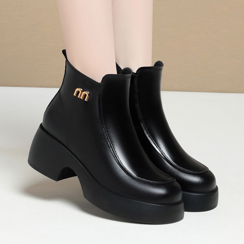 新款女鞋秋冬款靴子防滑百搭优雅皮鞋松糕底马丁靴厚底妈妈鞋
