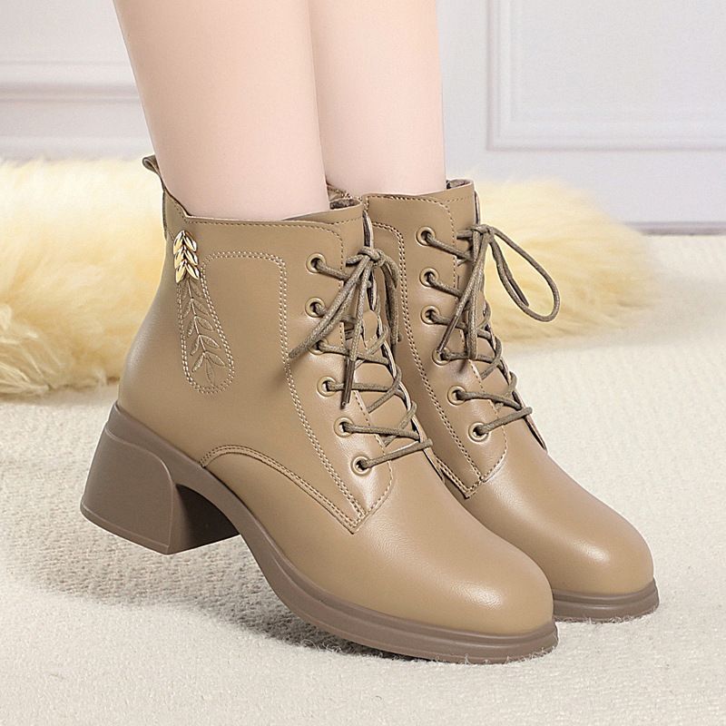 简约高级英伦马丁靴子女2025秋冬款小短靴粗跟皮鞋女士短筒靴