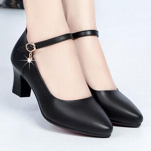 工作鞋防滑时尚办公妈妈鞋新款春夏季女鞋中年一字扣中跟粗跟皮鞋