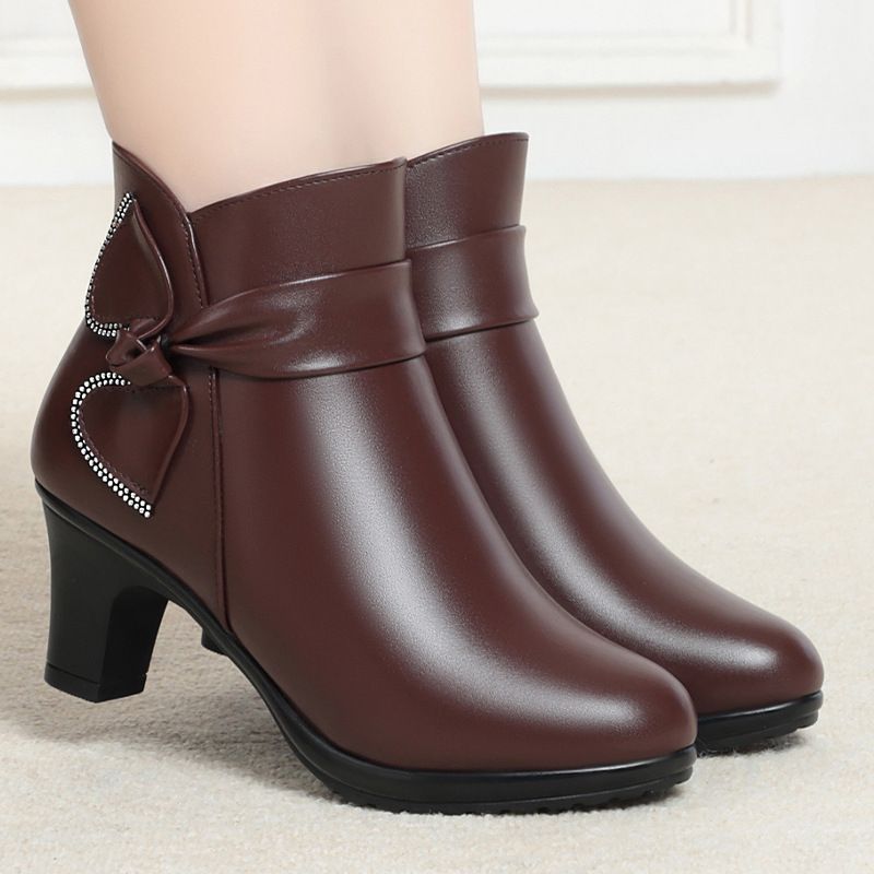 妈妈鞋秋冬软皮棉鞋2021年新款短靴粗跟靴子蝴蝶结中老年女鞋