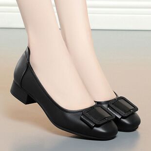妈妈鞋单鞋女2026新款软底黑色工作鞋圆头春夏款女鞋中年低跟皮鞋