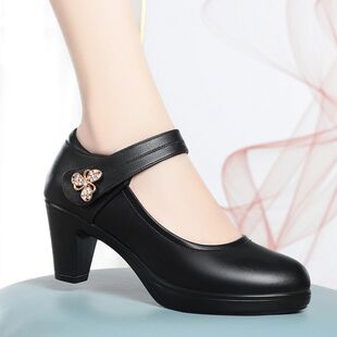 软底一字扣带妈妈鞋跳舞女鞋交谊舞高跟单鞋中老年配旗袍皮鞋夏季