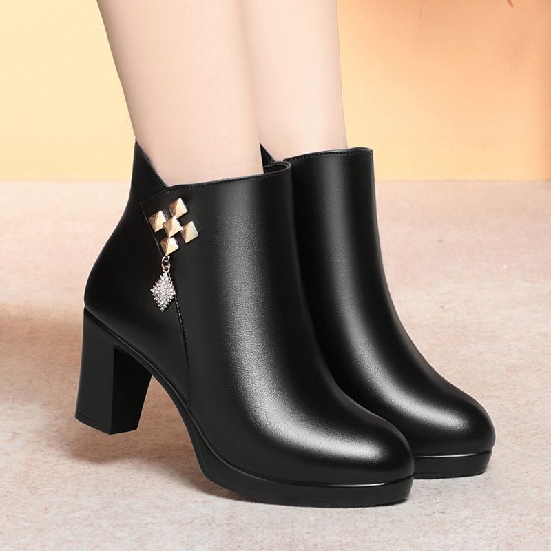 妈妈鞋棉鞋女秋冬季中年软皮软底短靴中跟皮鞋保暖中老年女鞋