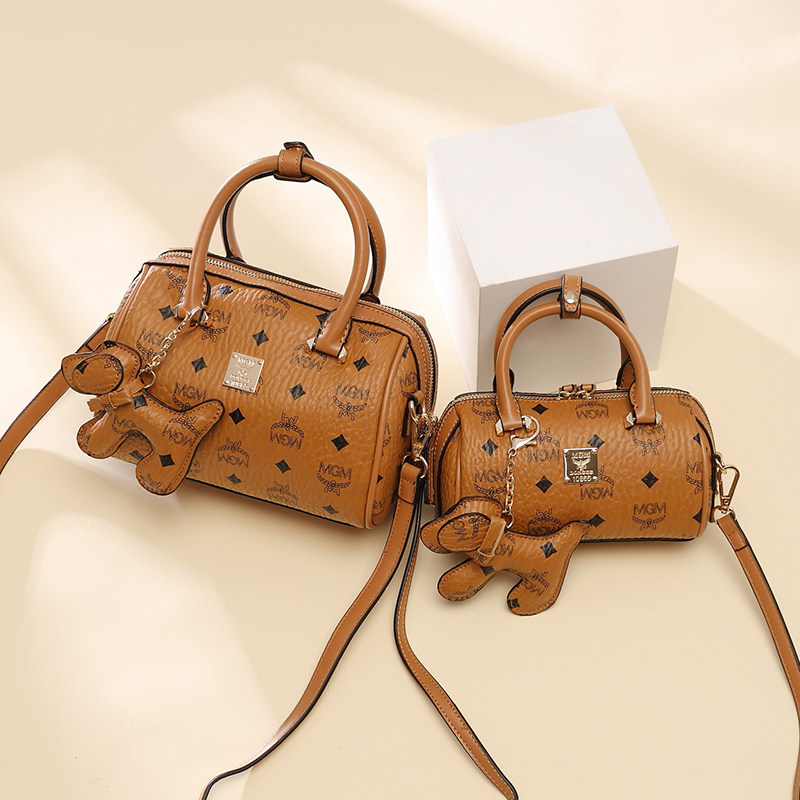 今年流行波士顿包2020秋冬新款手提小包包女洋气宽肩带单肩斜挎包