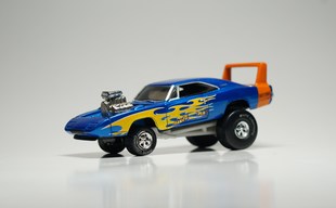 乔尼闪电JL491 69年道奇战马戴通纳 稀有白闪电