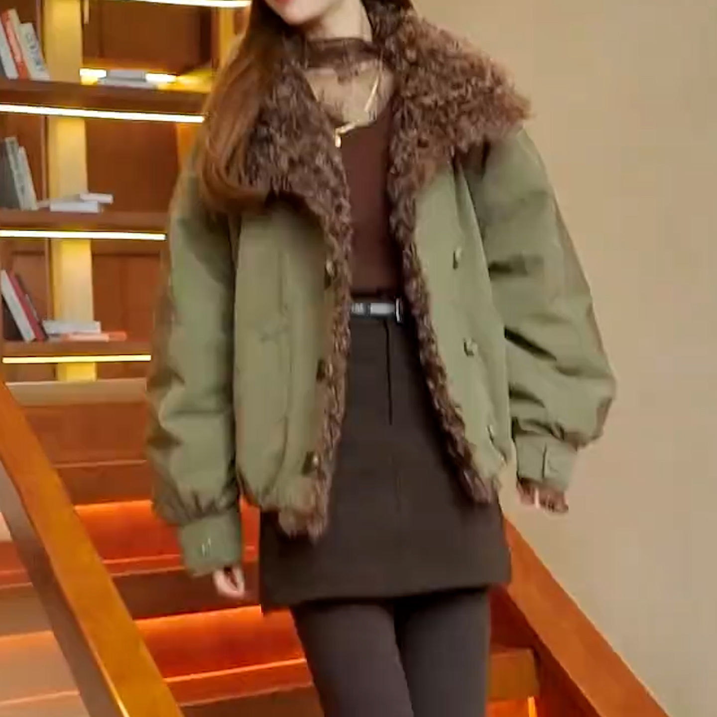 设计感加厚毛领保暖棉服