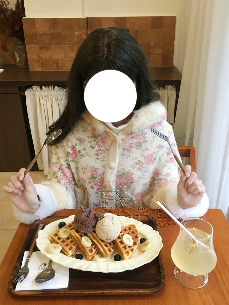 thumbnail for [Flower kiss feathere] floral cloak autumn and winter heavy industry winter fur collar deposit