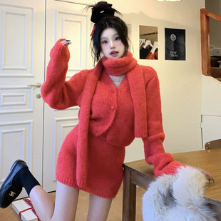 甜美辣妹少女风三件套女 秋冬新款 圣诞针织开衫 高腰短裙 围脖时尚