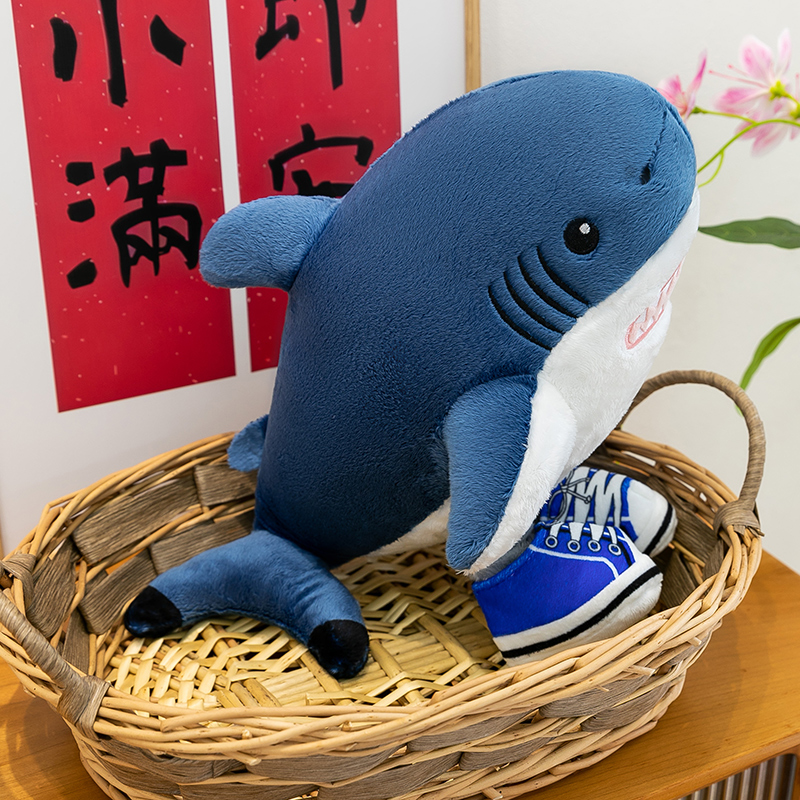 鲨鱼公仔鞋子可脱亲肤柔软可拆洗