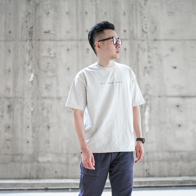 简约时尚男女同款短袖t恤