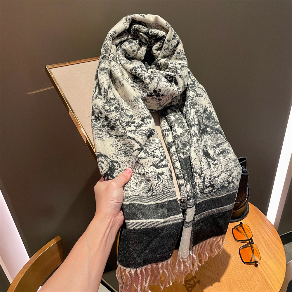 秋冬水墨画欧美女流苏围巾