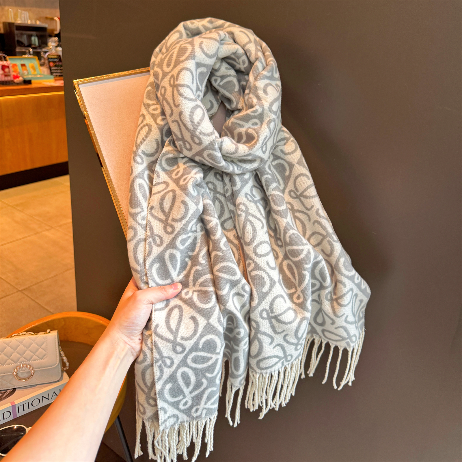 送礼2025新款双面仿羊绒围巾女格子长款百搭披肩冬季加厚保暖围脖