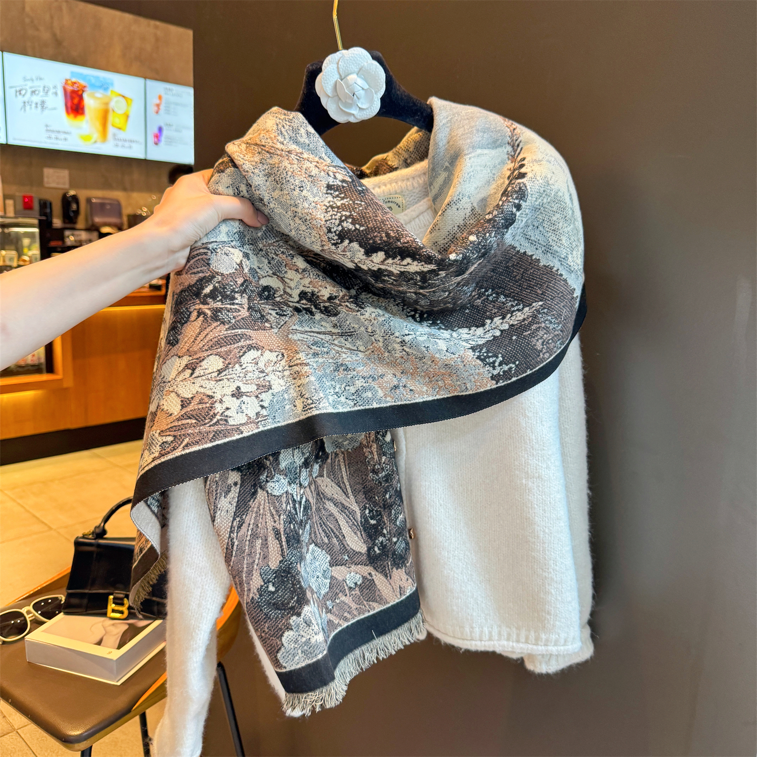 高档送礼油画风双面仿羊绒围巾