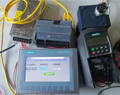 西门子S7-1200PLC和KTP700触摸屏通过USS协议控制MM420变频器代做