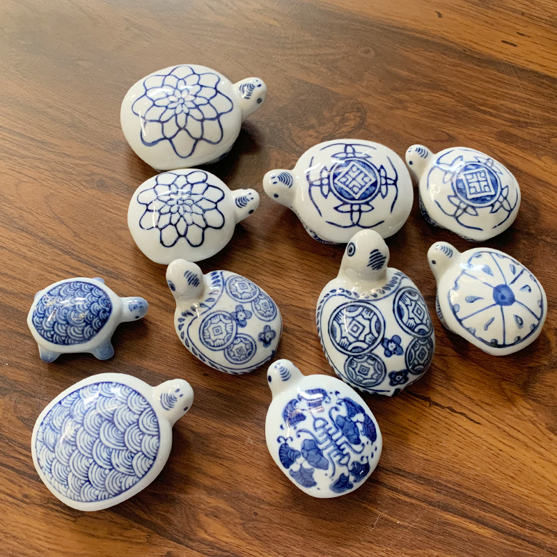 新中式青花水中鱼漂浮陶瓷乌龟游过来靠近你家居饰品摆件鱼缸造景