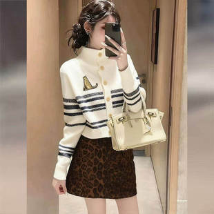 休闲针织套装女2025年新款巨好看的初冬穿搭上衣豹纹半身裙两件套