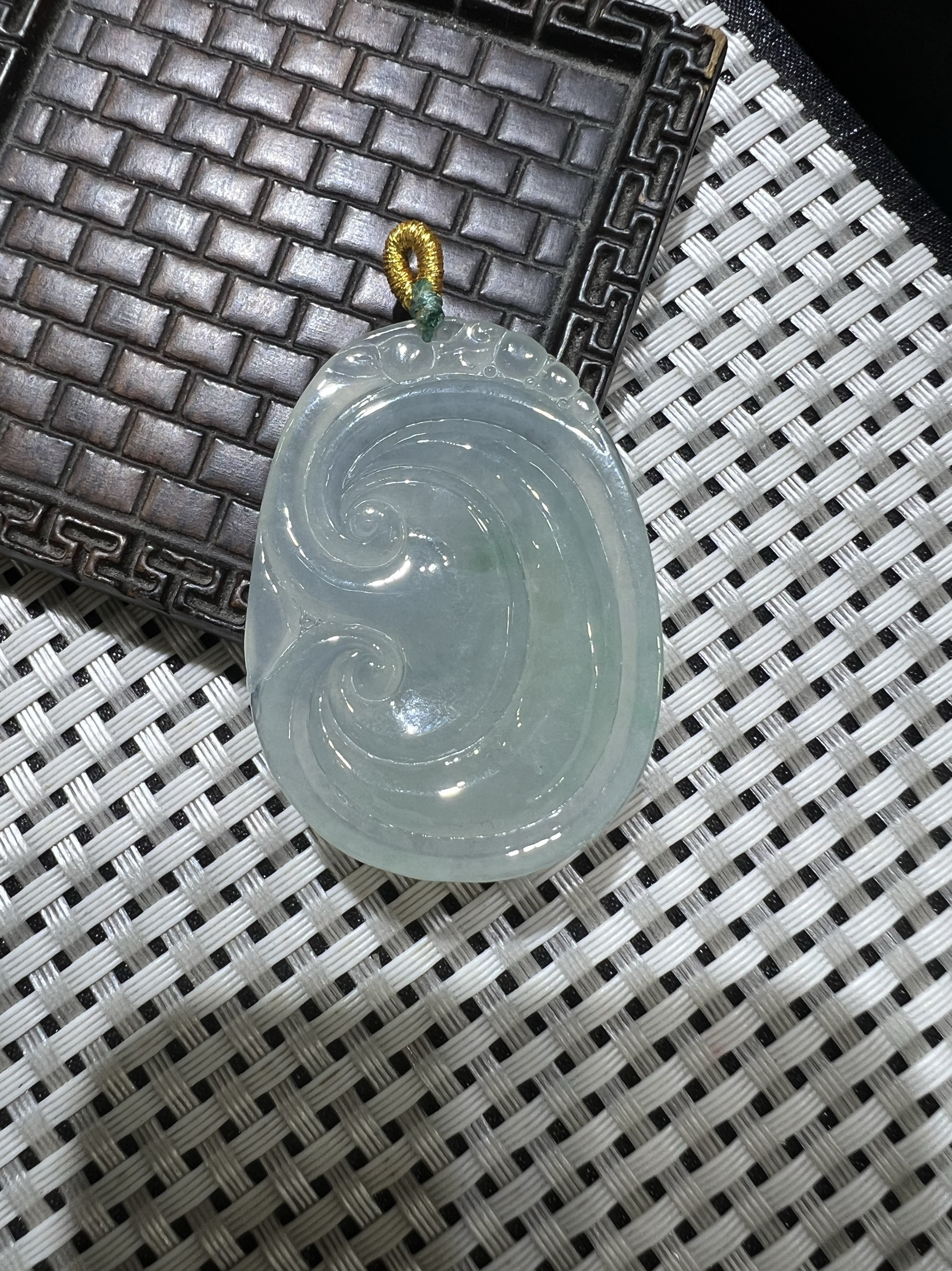 L天然缅甸翡翠A货冰种肉细飘绿花大气如意吊坠男女款事事如意吊坠