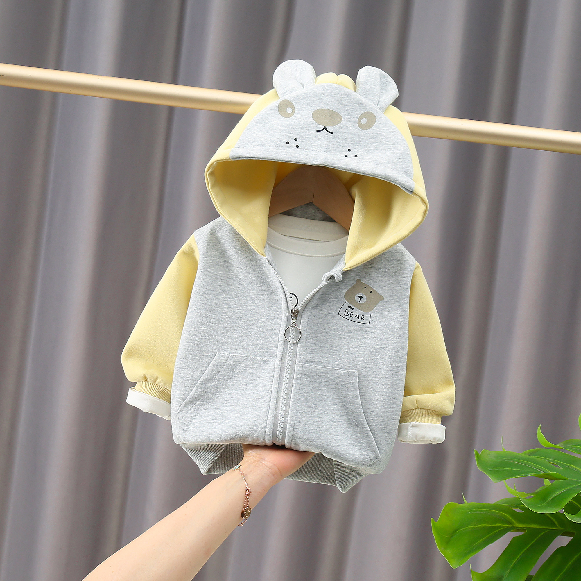 男童卡通小熊连帽外套2026春秋款婴儿宝宝拉链开衫洋气春装卫衣潮