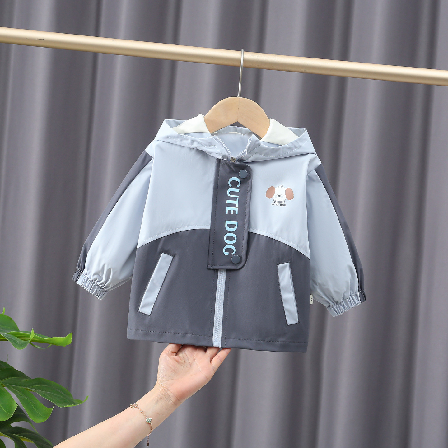 男童春秋外套2026新款卡通连帽撞色拉链上衣婴儿童洋气春装1一4岁