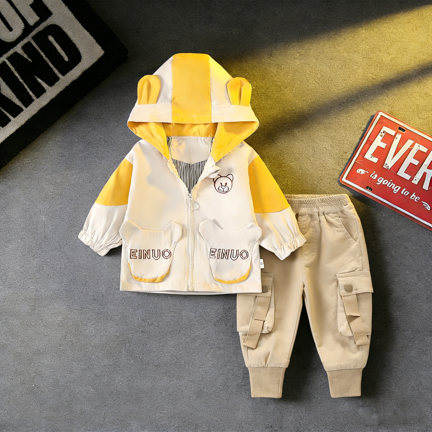 男童春装小熊连帽外套工装裤儿童痞帅卡通夹克时髦户外休闲冲锋衣