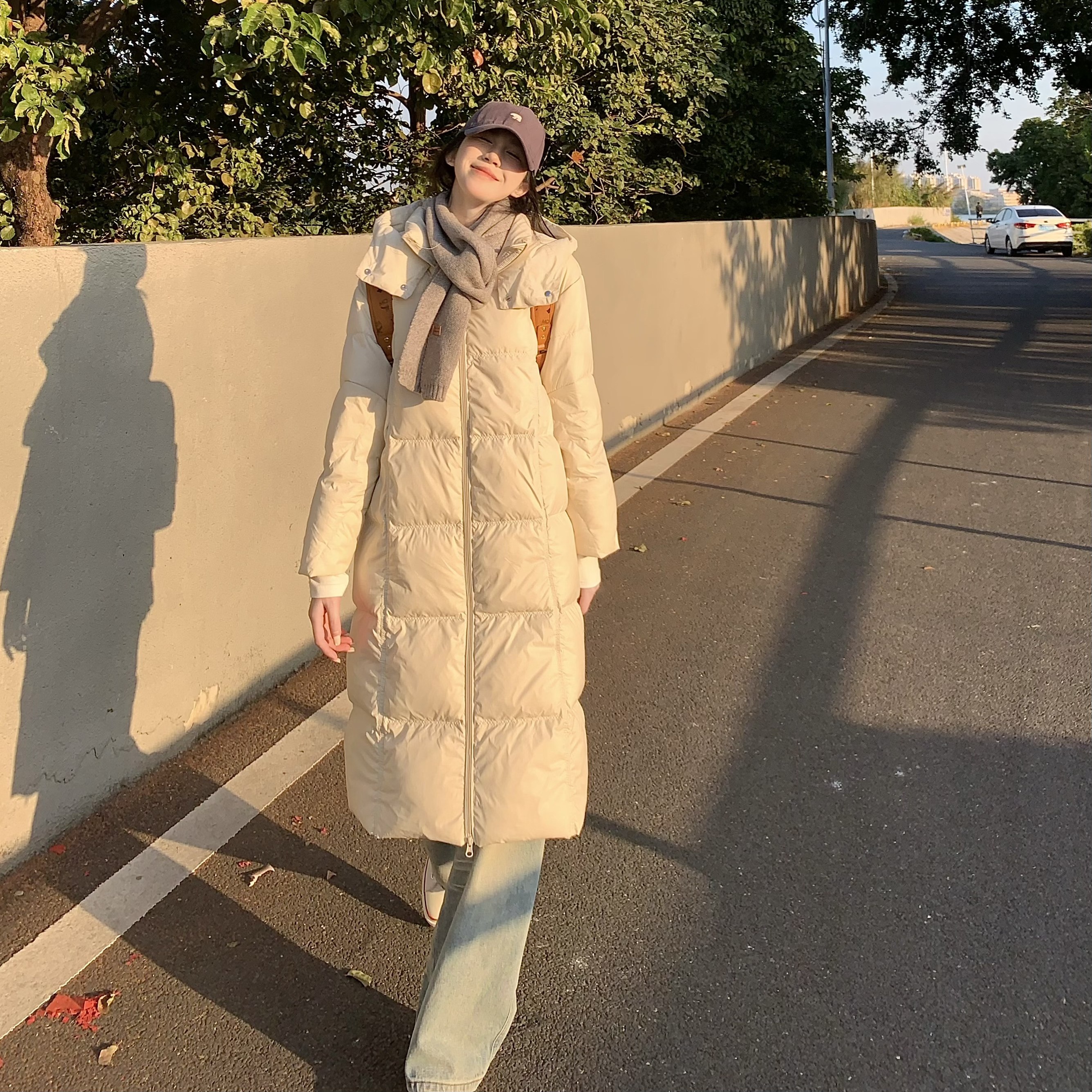 米白色羽绒服女长款过膝双拉链