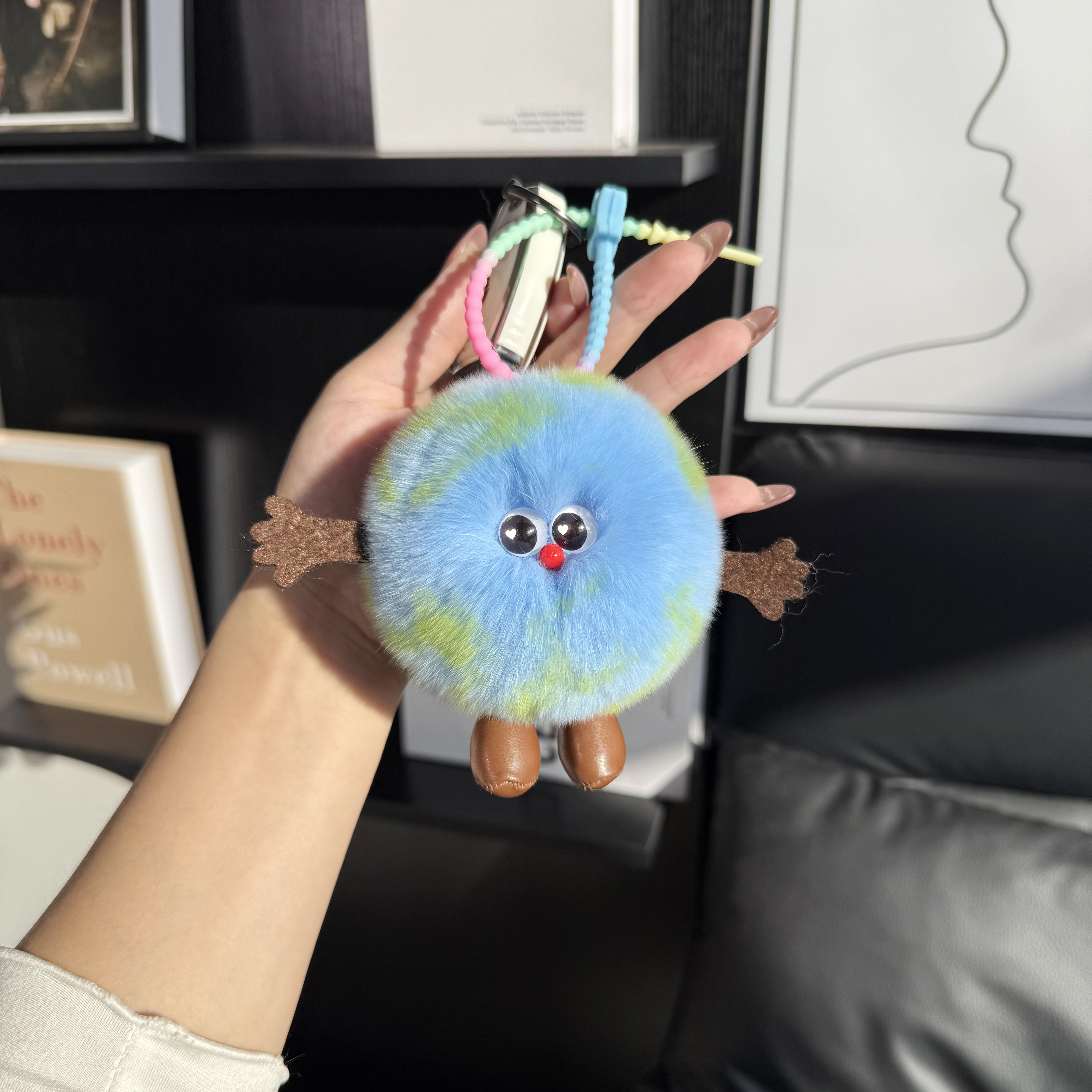 卡通可爱小地球真獭兔毛包挂件钥匙扣毛绒公仔创意书包挂饰ins潮