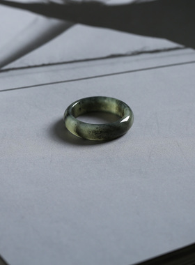 16号戒指 新疆和田玉青花泥鳅背圆弧素圈指环 2880