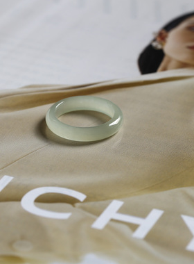 13号戒指 和田玉青白窄条泥鳅背圆弧素圈指环 8370