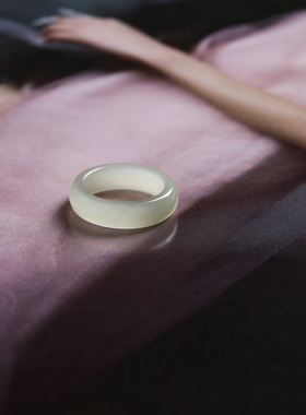 7号戒指 和田玉晴水青白小尺码圆弧素圈指环 尾戒 3251