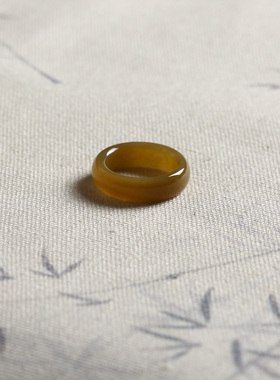 8号戒指 和田玉糖料糖玉小尺码圆弧素圈指环 1500