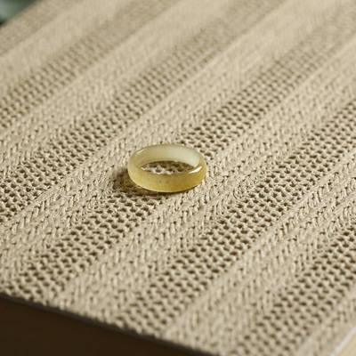 5号戒指 和田玉糖玉薄款小尺码窄条素圈指环 尾戒 1150