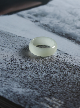 7号戒指 和田玉晴水青白小尺码圆弧素圈指环 尾戒 9120