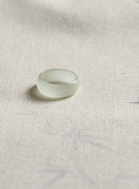 5号戒指 和田玉晴水浅青白小尺码圆弧素圈指环 尾戒 3235