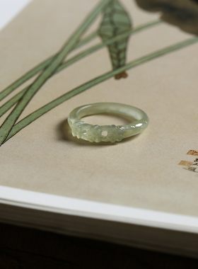 13号戒指 和田玉晴水青白梅花款指环 纯手工雕刻 8472