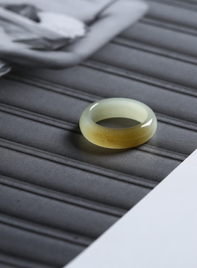 13号戒指 和田玉糖料糖玉泥鳅背圆弧素圈指环 2800