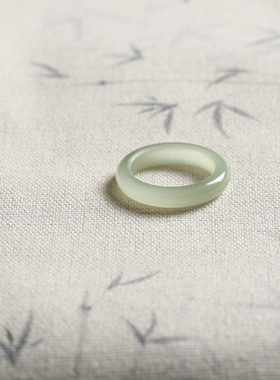 14号戒指 和田玉晴水青白鼓条圆弧素圈指环 3206