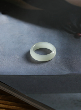 7号戒指 和田玉晴水浅青白小尺码圆弧素圈指环 尾戒 2866