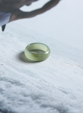 5号戒指 和田玉晴水青白小尺码圆弧素圈指环 尾戒 9116