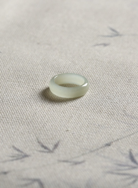 2号戒指 和田玉晴水青白小尺码圆弧素圈指环 尾戒 8364